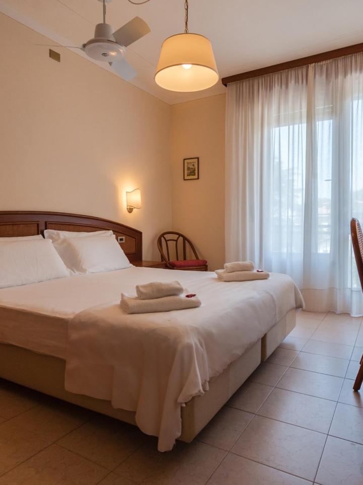 Hotel Gabbiano - Garda Lake Collection Luaran gambar