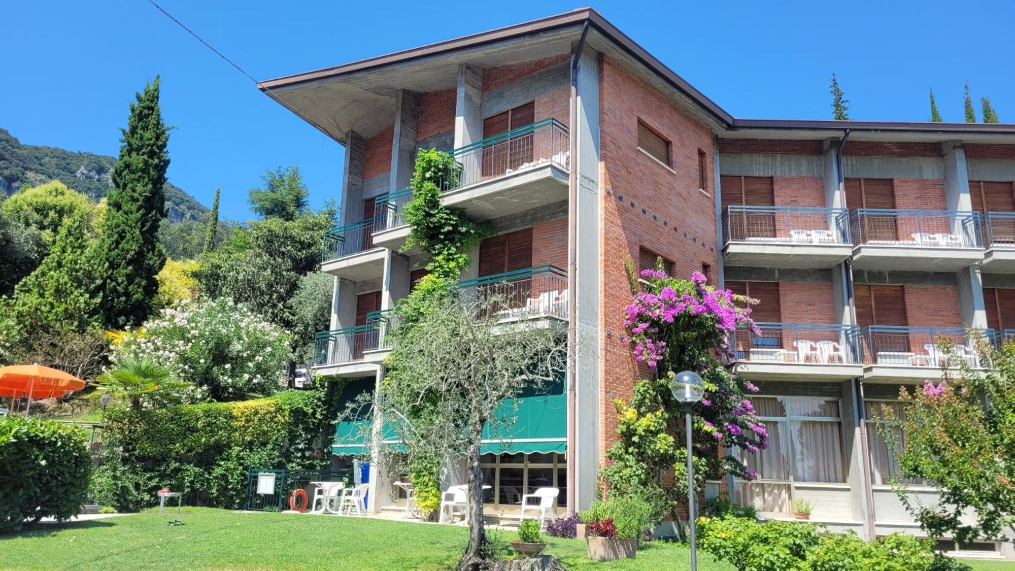Hotel Gabbiano - Garda Lake Collection Luaran gambar